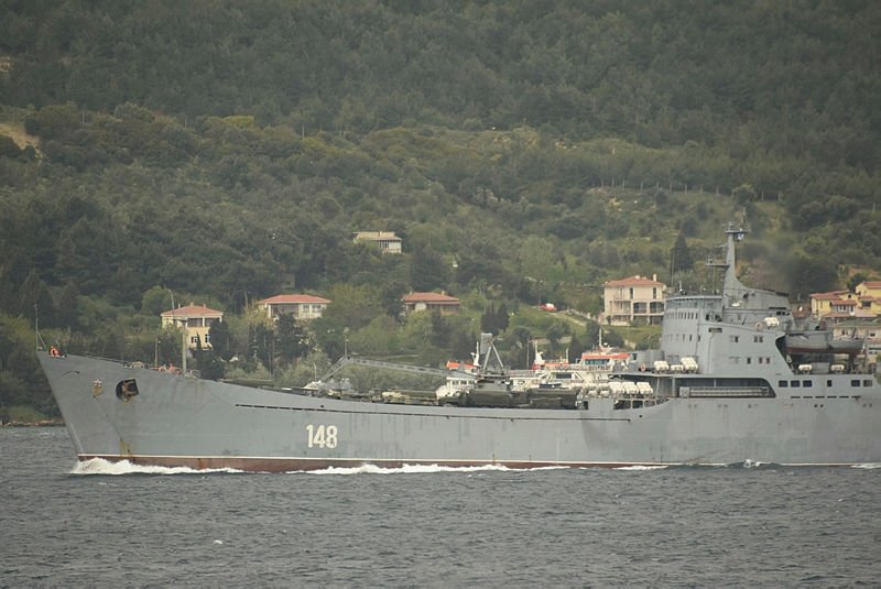 Askeri araç yüklü Rus gemisi Ege’de