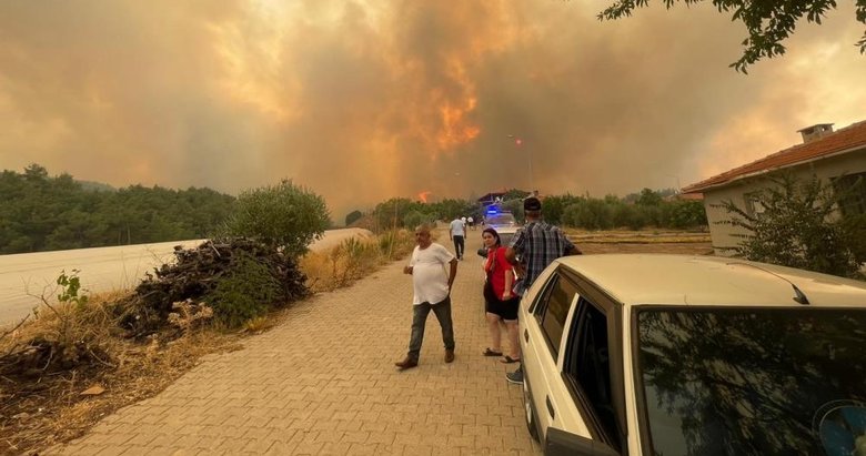 Denizli- Aydın il sınırındaki yangın 4’ncü gününde! Bir köy tahliye ediliyor