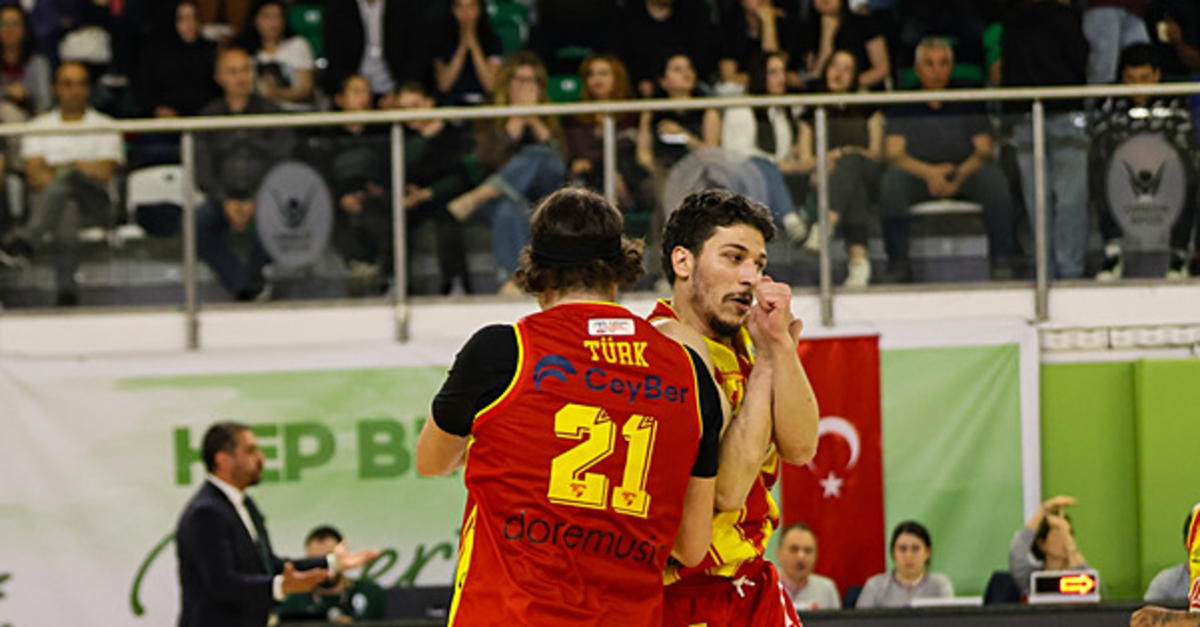 Potada yarı final aşkına