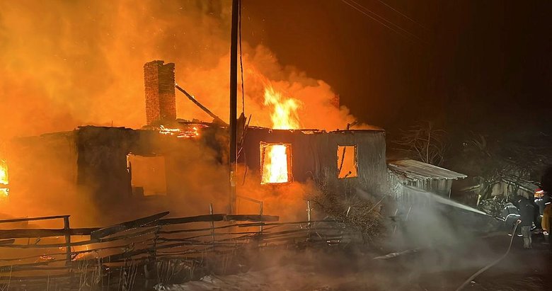 Kütahya’da şehit ailesinin evi yandı