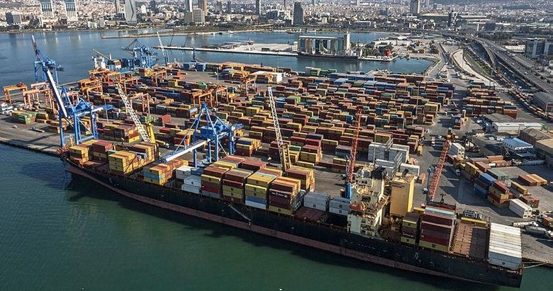 İzmir Limanı’nda yılın 11 ayında yaklaşık 8,5 milyon ton yük elleçleme yapıldı