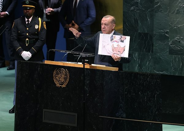 baskan-erdogan-bm-genel-merkezinden-dunyaya-seslendi-gazzede-yasananlar-insanligin-dip-noktasi-1758644851894.jpg
