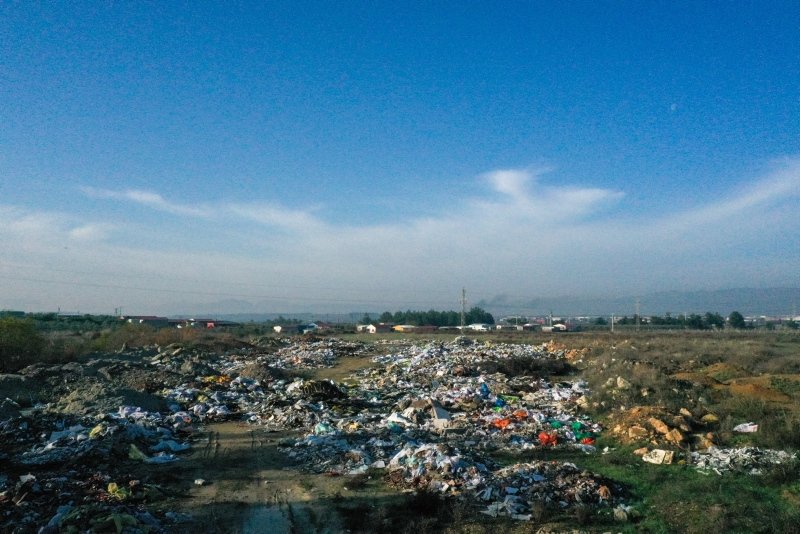 İzmir’de tarım alanları moloz çöplüğüne döndü! Gelişigüzel atılan molozlar tepki çekiyor
