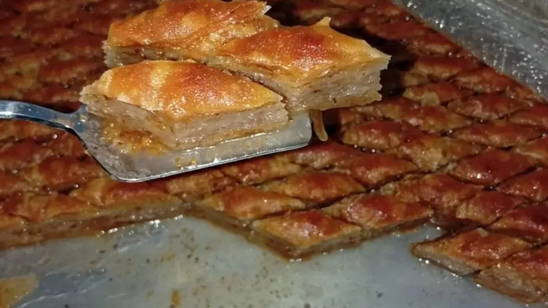 manisada-herkes-bu-baklavayi-konusuyor-sirri-ortaya-cikti-1773741106465.png