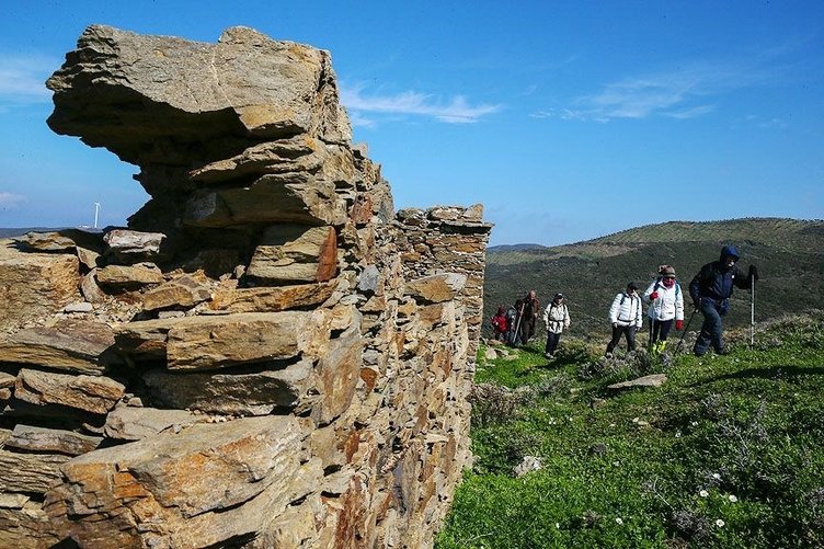 Tarihin peşinde bir İzmir gezi rotası Efes-Mimas Yolu