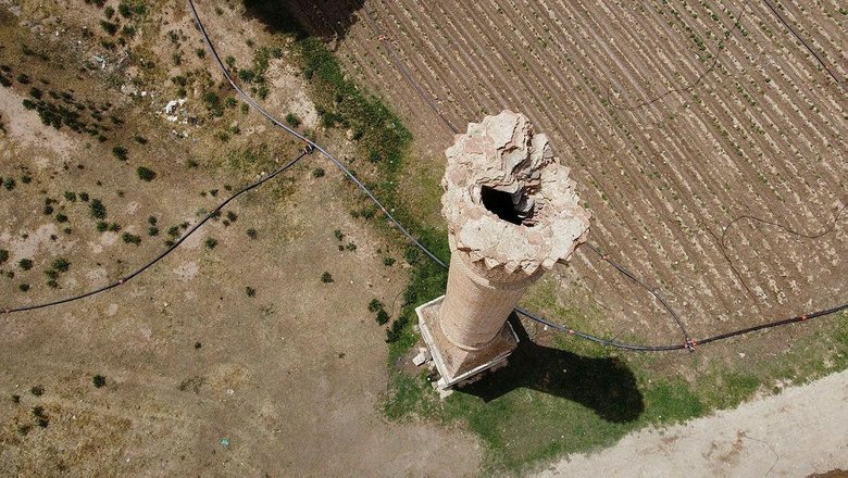 13. yüzyıldan bu yana kırık da olsa ayakta kalan minarenin öyküsü