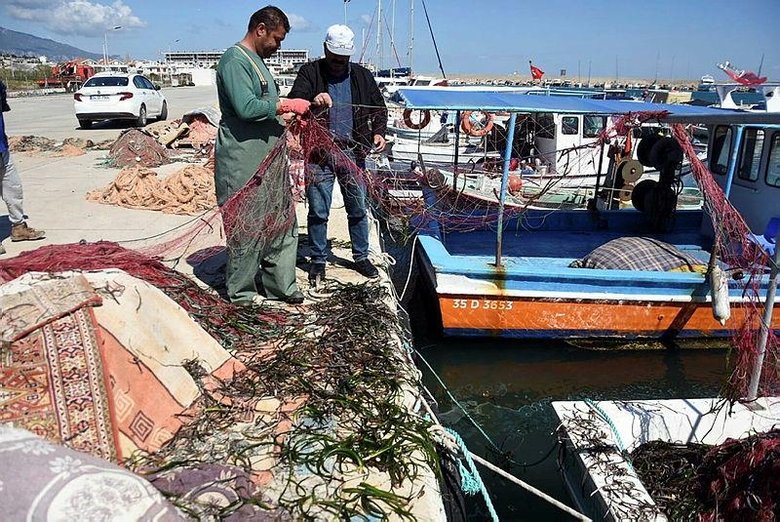 İzmir’de yasağa rağmen algarna yöntemini kullanıyorlar! Balıkçıların zararı büyük