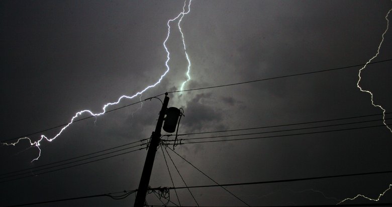 İzmir’deki olası fırtınada elektrik kesintilerine karşı önlem