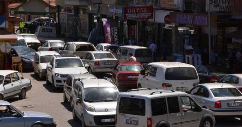 Aydın’da tatilciler trafikte yoğunluk oluşturuyor