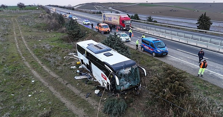 Otobüs yoldan çıktı: 40 yaralı