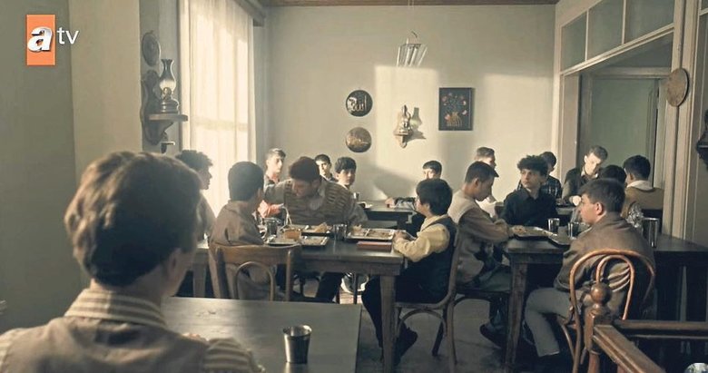 Fareli köyün kavalcısı gibi insanları ateşe sürükler