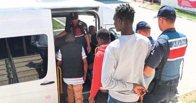 Kaçak Kenyalı ve Senegalliler yakalandı