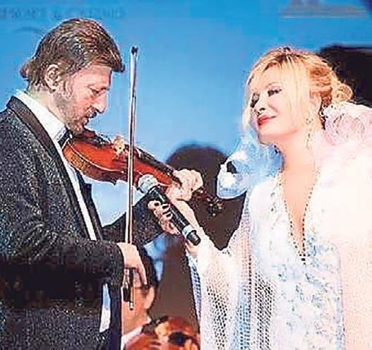 Rafet El Roman babasını kaybetti