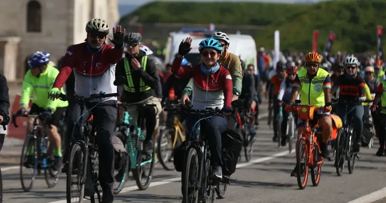 Gelibolu Yarımadası’nda Şehitlere Saygı Sürüsü