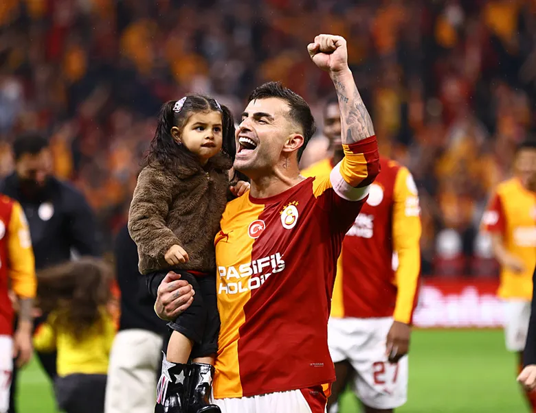 aslan-kukredi-feneri-devirdi-1793052581368.png
