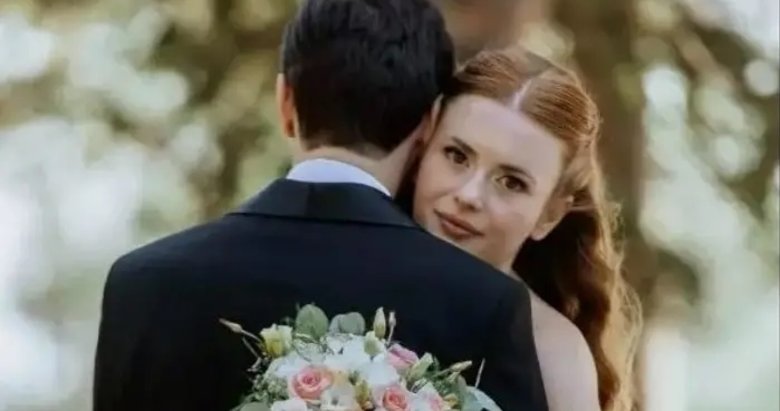 Selena dizisinin Selin’i Cansu Demirci evlendi