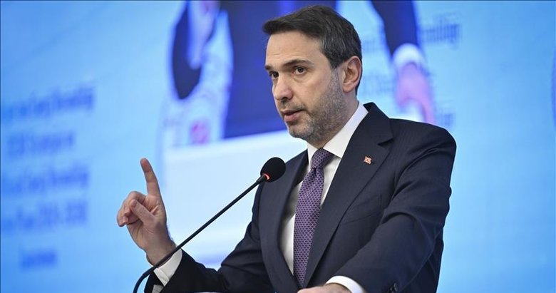 Bakan Bayraktar duyurdu: FSRU ilk kez yurt dışında görev yapacak