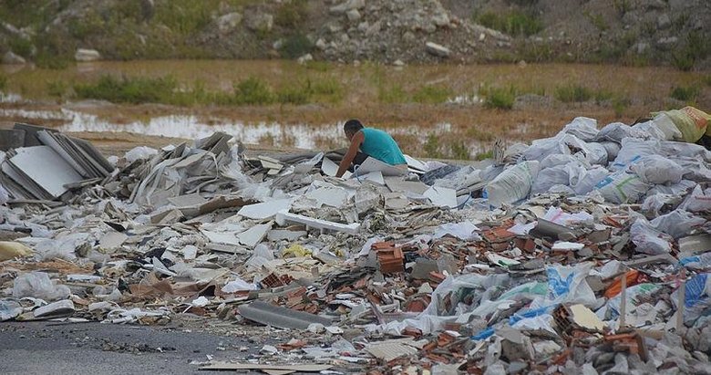 Izmir In Ilcelerinde Belediyelere Moloz Kirliligi Tepkisi Izmir Haberleri