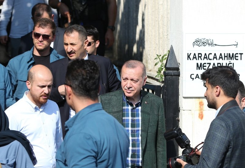 Başkan Erdoğan’dan kabir ziyareti