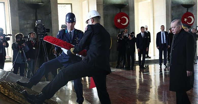 Başkan Erdoğan Anıtkabir özel defterini imzaladı: Türkiye Yüzyılı vizyonu ile yolculuğumuzu sürdürüyoruz
