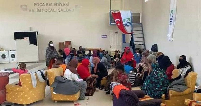 Yunanlılar botun motorunu söküp ölüme itti! Foça açıklarında 52 kaçak göçmen kurtarıldı