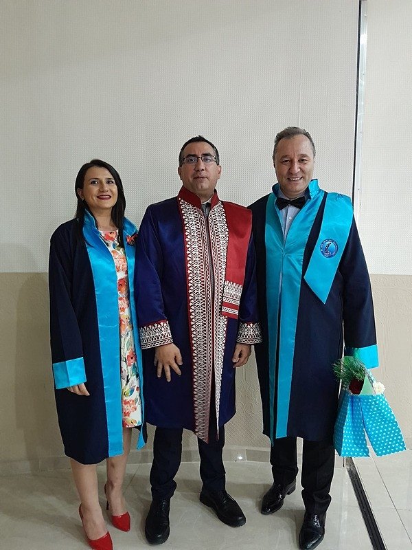 afyonda-ornek-basari-hikayesi-evli-cift-universitede-zirveyi-paylasti-1781111715886.jpeg