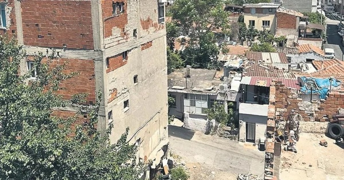 İzmir'de tabut bina sorunu! 300 hak sahibi 7 yıldır dönüşüm bekliyor