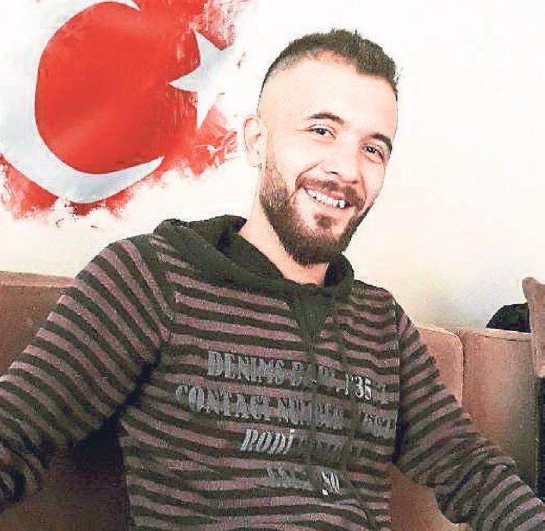 El öptürme arbedesinde eski müdürünü öldürdü