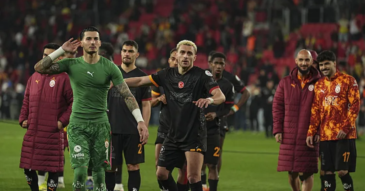 Galatasaray'da ses getiren transfer bombası! Dünya yıldızı İstanbul'a mı geliyor?