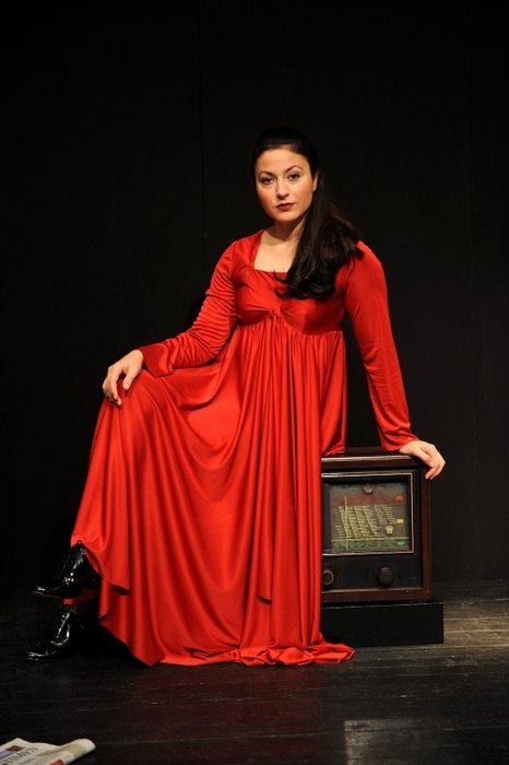 Ünlü oyuncu Yonca Cevher oğlunu evlendirdi!