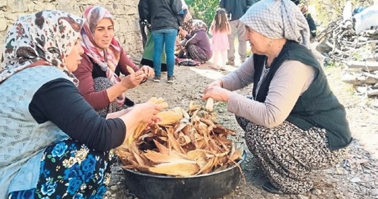 Denizli’de benzersiz keşif: Mısır kapçığından hasır dokuma