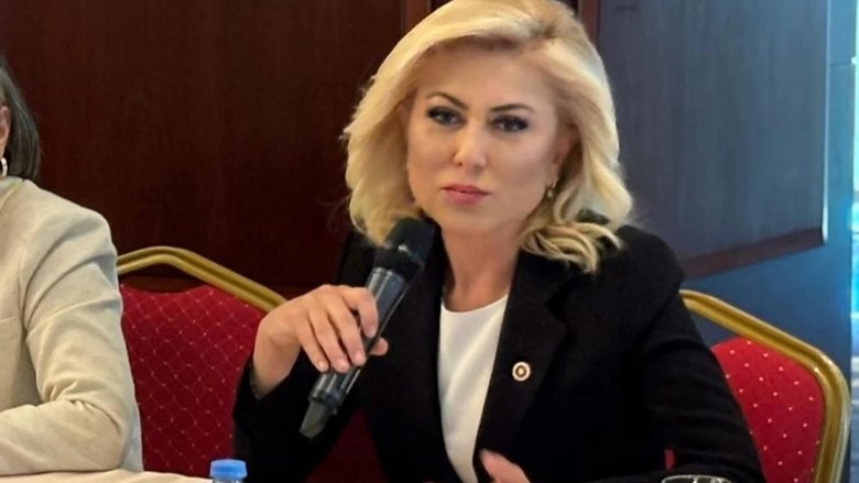 Şebnem Bursalı’dan Çeşme’deki su krizi ile ilgili çok sert sözler