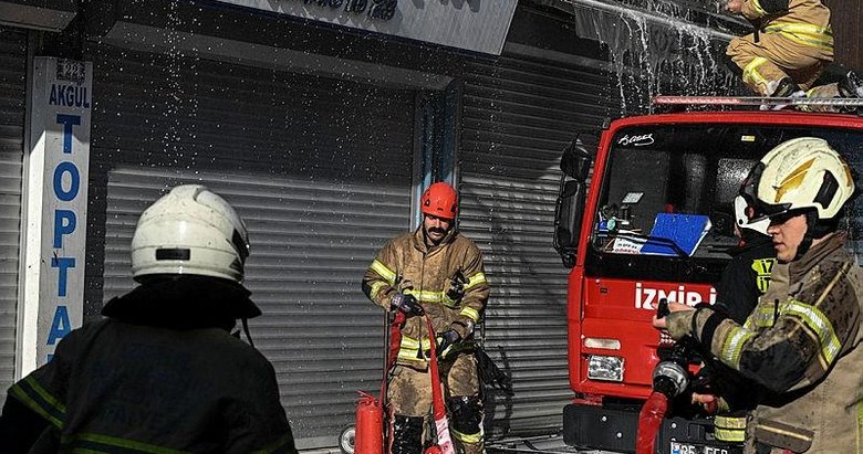 İzmir’de Kemeraltı Çarşısı’nda iş merkezi yangını! Çok sayıda ekip yönlendirildi