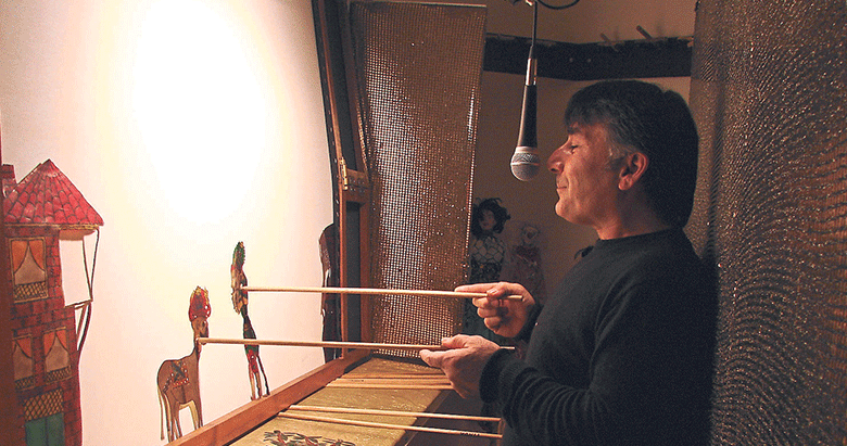 Hacivat-Karagöz’ün babası ağlattı