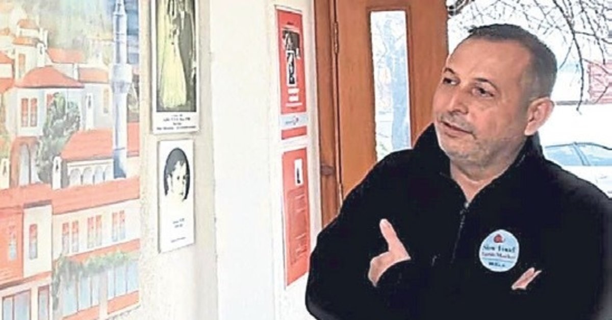 Ablasının anısına kütüphane kurdu