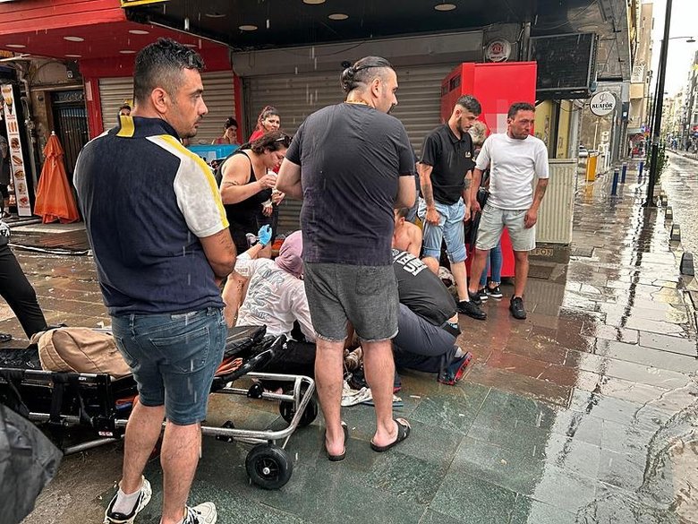 İzmir’de yağmur can aldı! Elektrik akımına kapıldılar