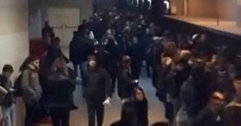 İzmir’de Büyükşehir Belediyesi çalışanlarından protesto! ESHOT kontak kapattı