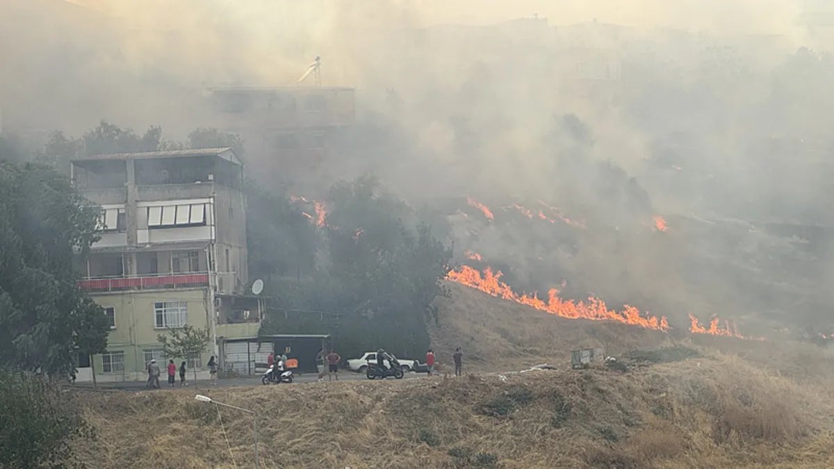 İzmir’de yürekleri ağza getiren yangın!