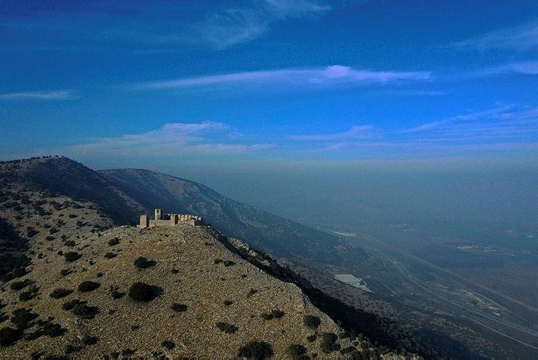 Adını zorlu yollarından alan Keçi Kalesi manzarasıyla ilgi görüyor