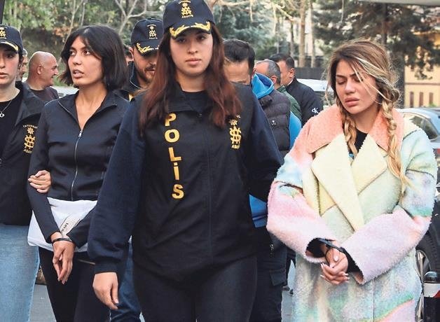 Gösteriş ve şaşaanın sonu demir parmaklıklar