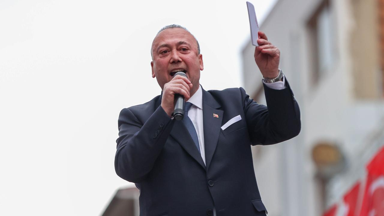 Uşak Belediye Başkanı Yalım görevden uzaklaştırıldı!