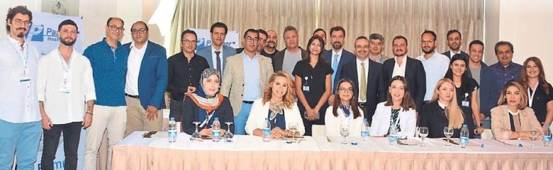 Doç. Dr. Kara ve ekibi yurtdışından gelen doktorlara eğitim verdi