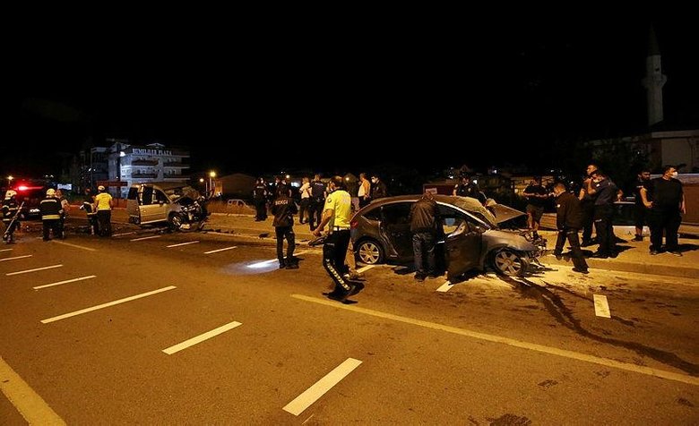 Kafa kafaya çarpıştılar! Biri Astsubay biri polis...