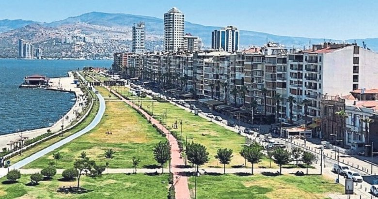 İzmir’de sıcak hava nedeniyle Kordon boş kaldı