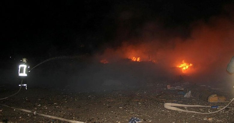 Salihli’de, şehir çöplüğünde korkutan yangın