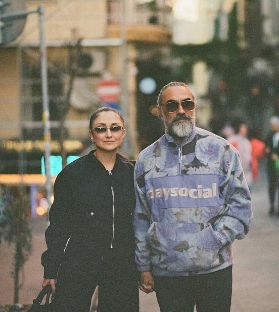 Ünlü oyuncu Selim Bayraktar 5 yıllık aşkıyla dünyaevine girdi