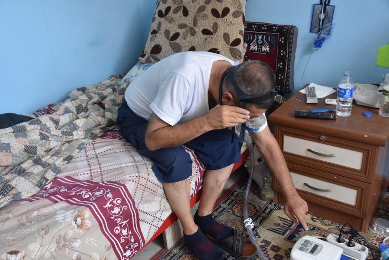 Taşınabilir oksijen makinesi için hayırseverlerden yardım bekliyor