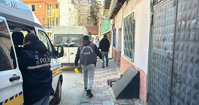 Oğlu tarafından bıçaklanan baba hayatını kaybetti