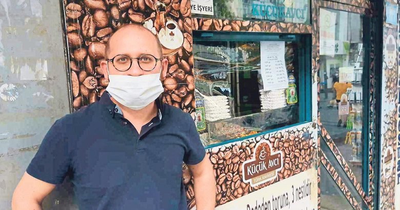 Ünlü kahveci yeniden 82 yıllık yuvasında