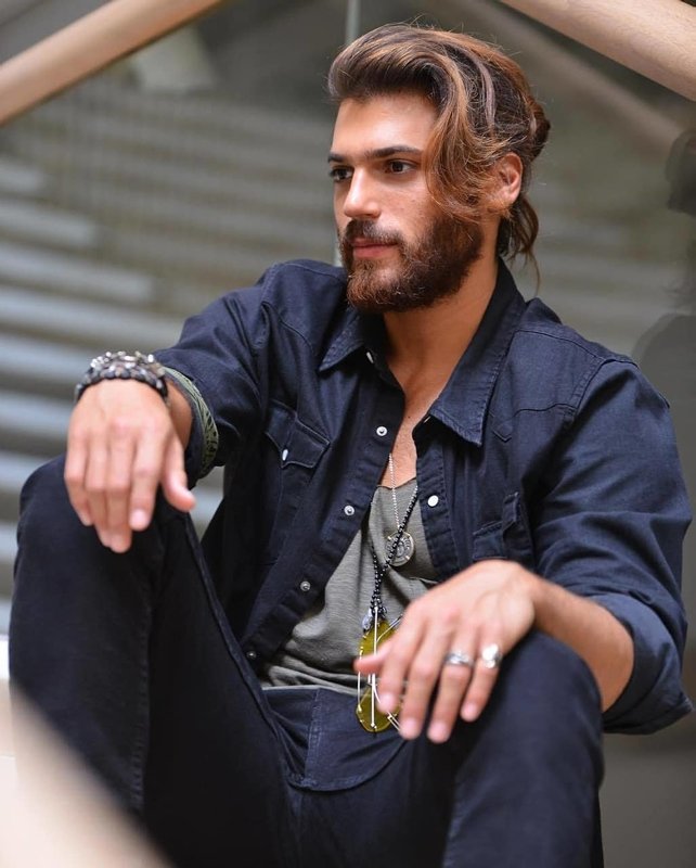 Can Yaman askerlik fotoğrafıyla gündem oldu! Can Yaman�ın sakalsız yeni